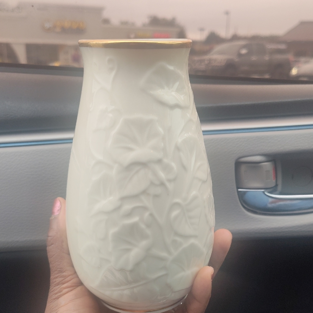 Lenox Cream Vase with Gold Accent